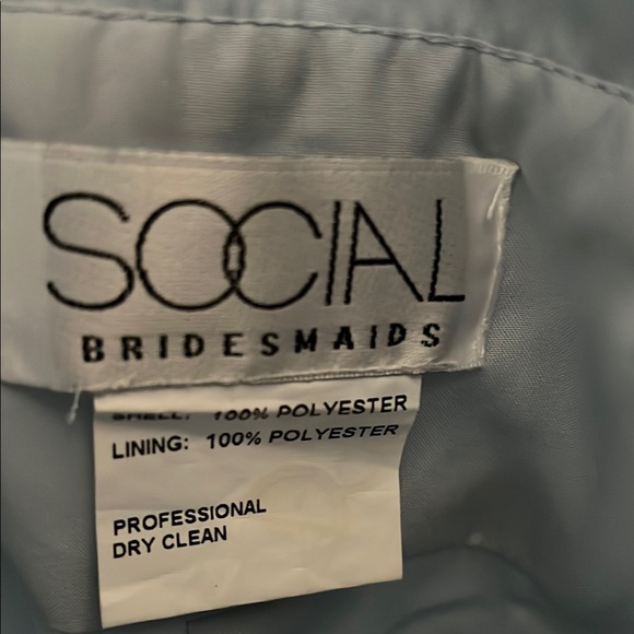 Elegant Light Blue Sleeveless Dress - Picture 2 of 5